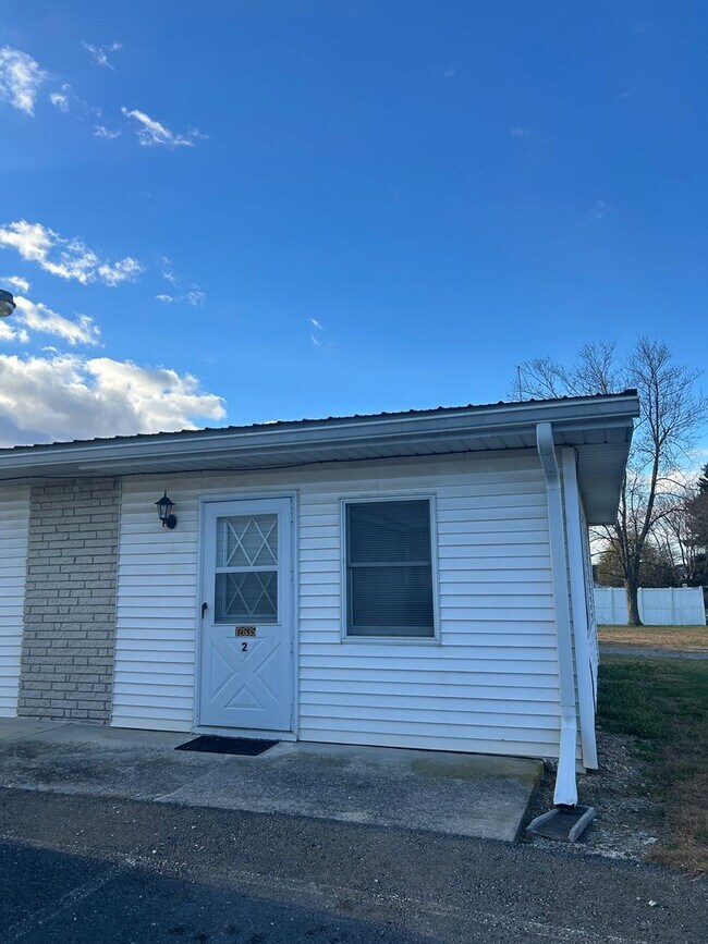 Building Photo - 12635 Williamsport Pike