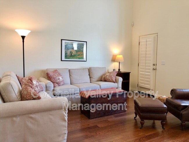 Building Photo - 233 Villorrio Dr E