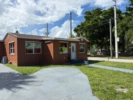 Building Photo - 14 SW 11th Ave