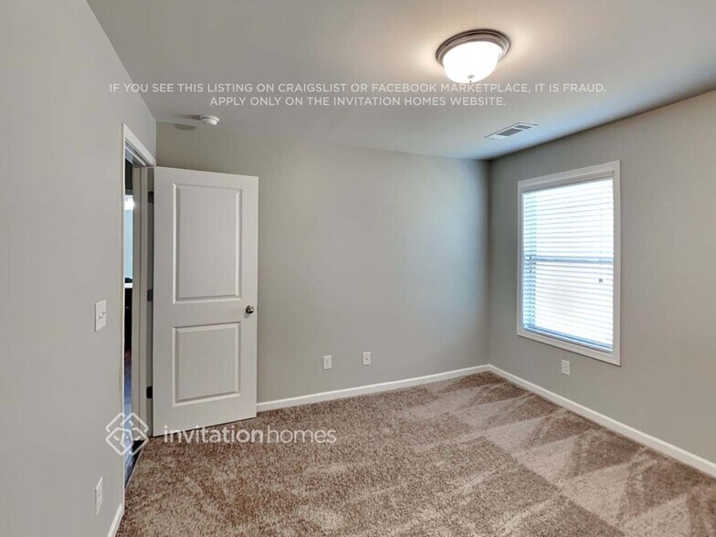 Building Photo - 111 Moss Dr