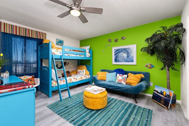 Building Photo - 134 E Huisache St