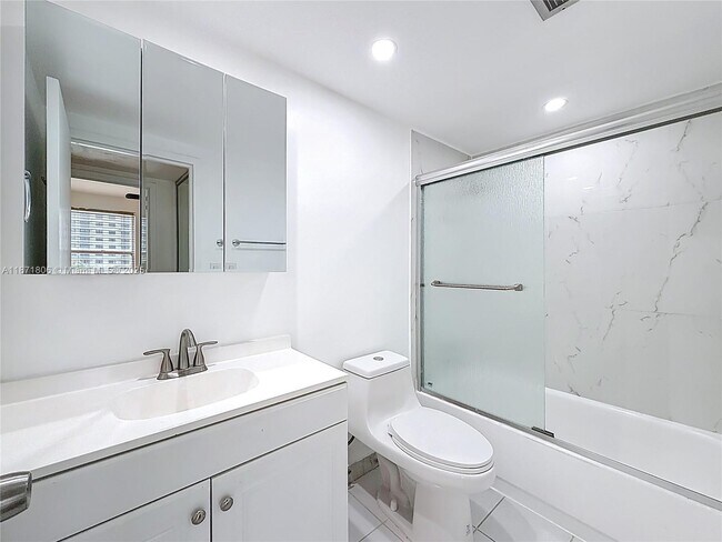 Building Photo - 17560 Atlantic Blvd