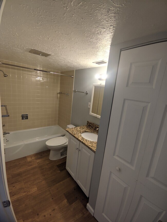 Building Photo - 2763 Woodgate Ln