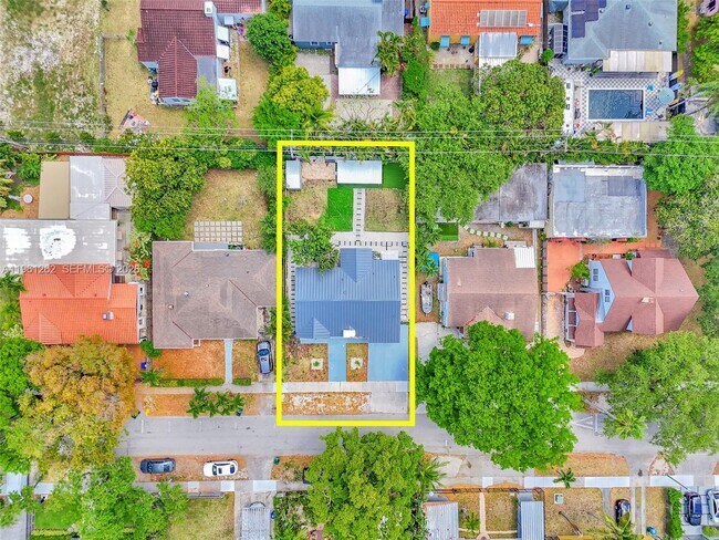 Building Photo - 876 NE 81st St