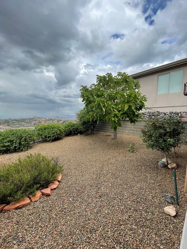 Building Photo - 1611 Cloudstone Dr