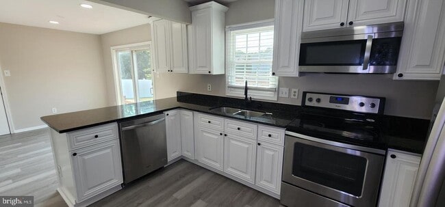 Building Photo - 3145 Elmmede Rd