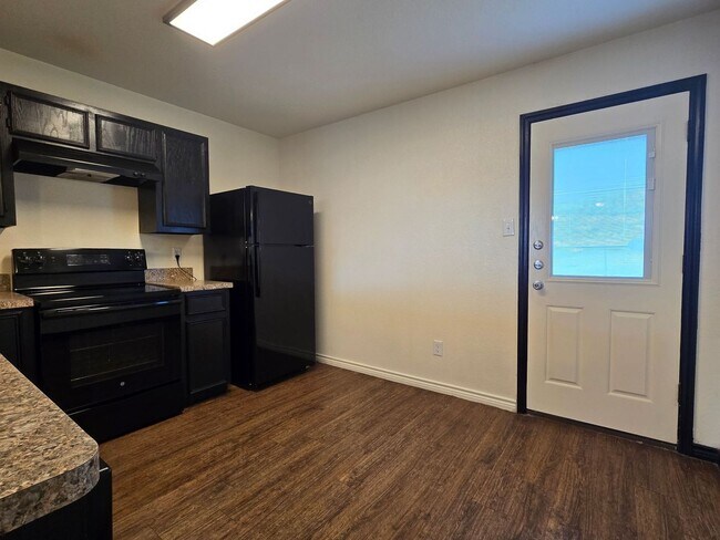 Building Photo - RENT REDUCTION & SPECIAL - AVAILABLE NOW!