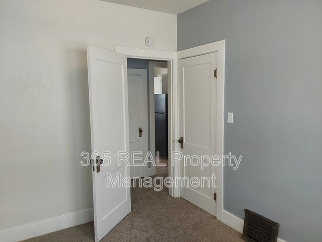 Building Photo - 1822 7th Ave