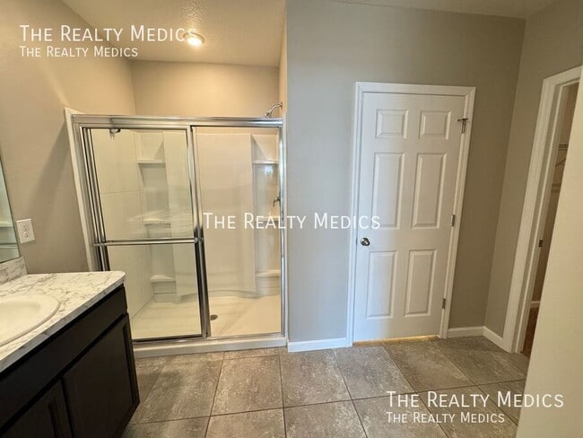 Building Photo - 1028 Salina St SE