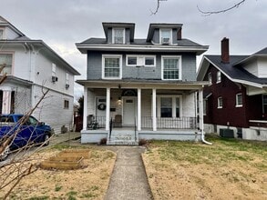 Building Photo - Studio Apartment, Fresh Renovation