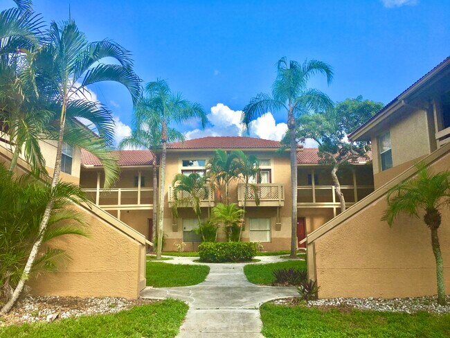 Building Photo - 4855 Via Palm Lakes