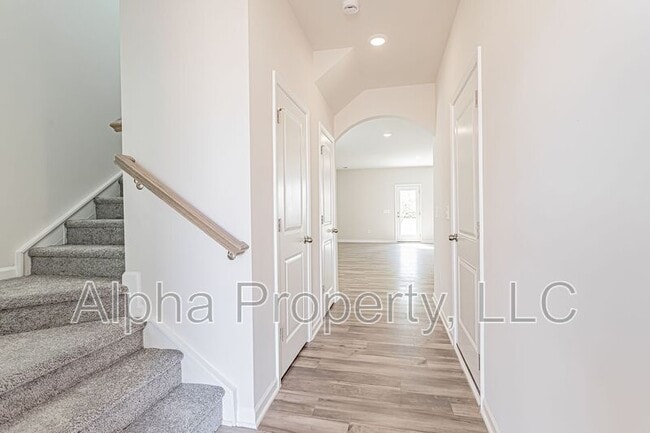 Building Photo - 108 Stellate Pl