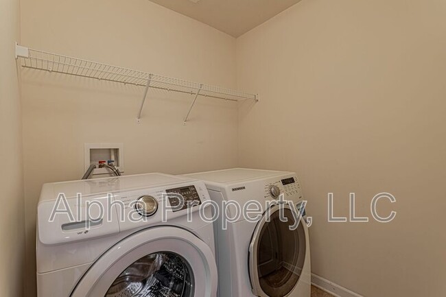 Building Photo - 308 Corday Ln