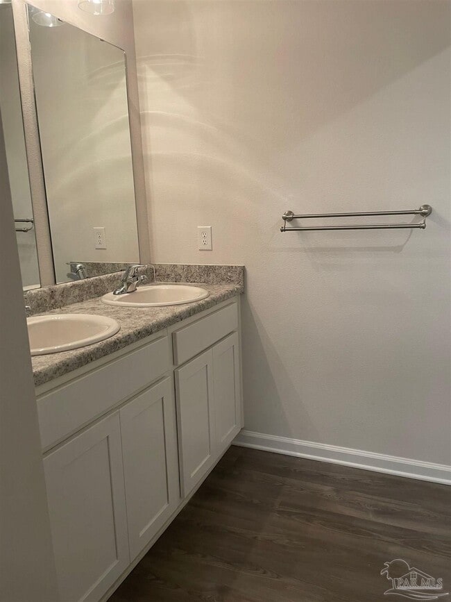 Building Photo - 5241 Peach Dr