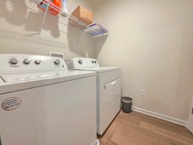 Building Photo - 1120 Wintermead Lp