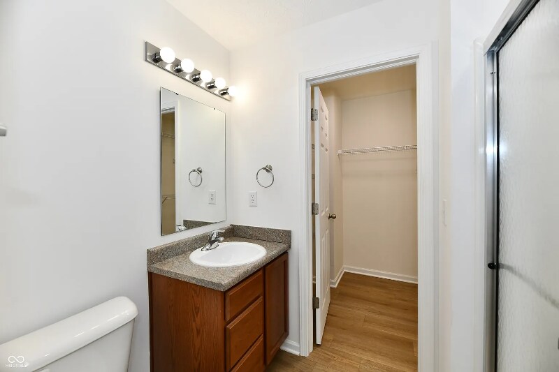 Building Photo - 931 Maidstone Ave