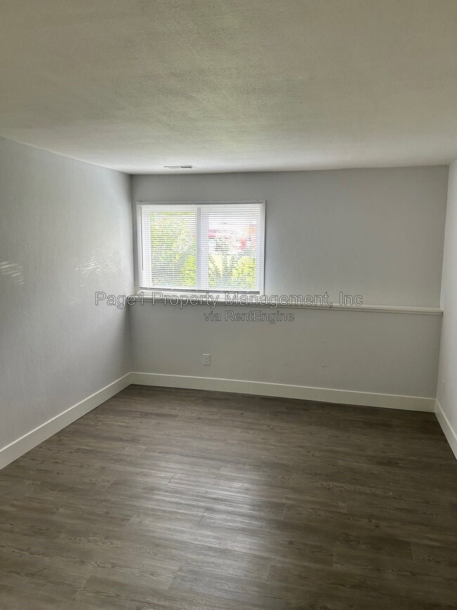 Building Photo - 3807 Sage Dr
