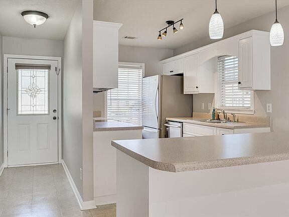 Building Photo - 136 Portofino Ln SW