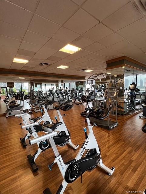 Building Photo - 415 E 37th St