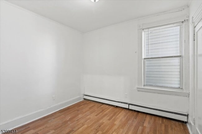 Building Photo - 512 Union Ave