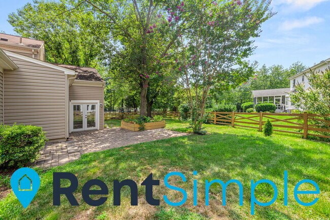 Building Photo - 13611 White Barn Ln