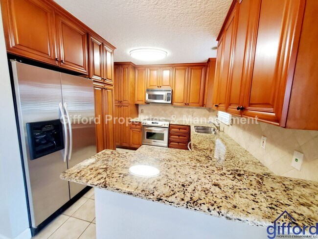 Building Photo - 2BR/2BA Riverfront Luxury Condo