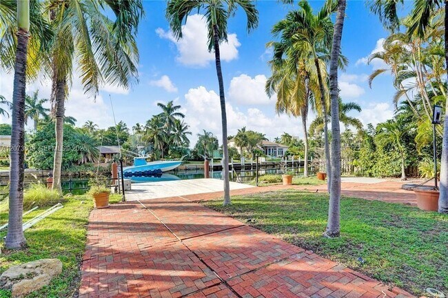 Building Photo - 612 Hibiscus Dr