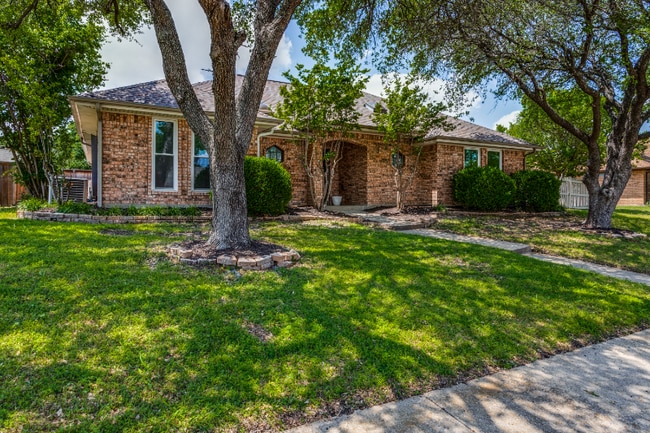 Building Photo - 105 Douglas Dr