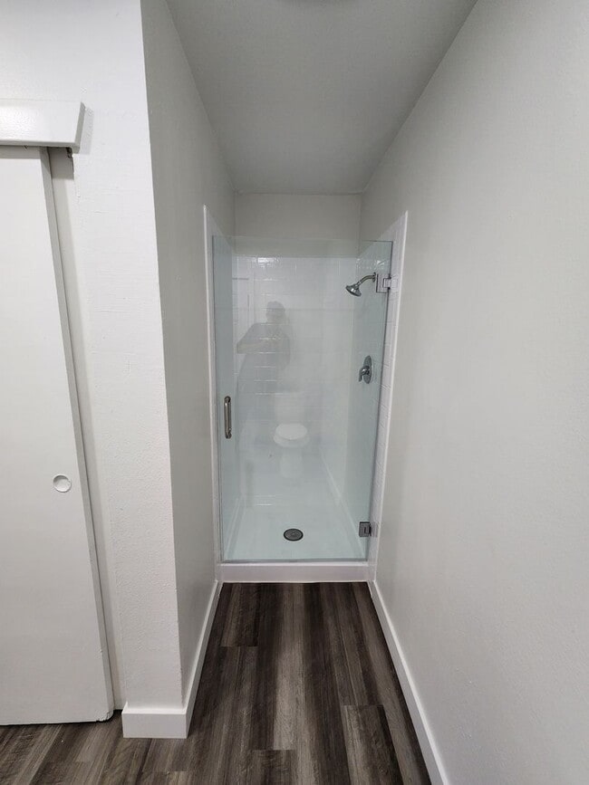 Building Photo - Newly Remodeled 3-Bedroom, 2-Bathroom Home...