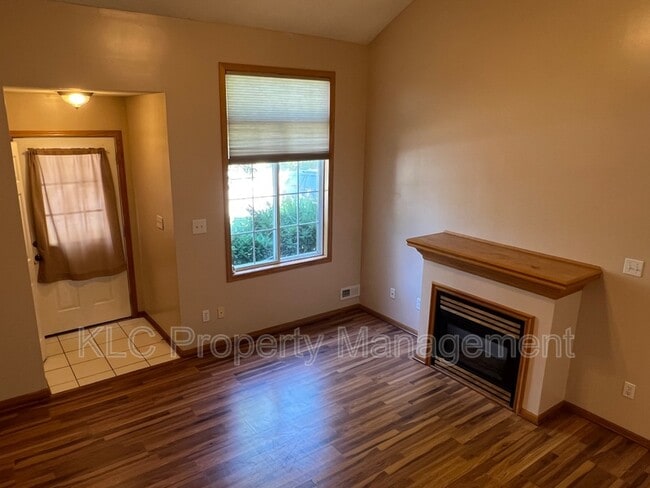 Building Photo - 6855 Woodland Ave