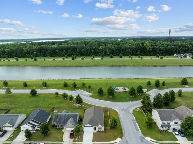 Building Photo - 400 Louisia Mae Way