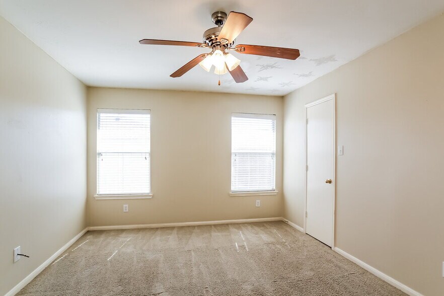 Building Photo - 25306 Barmby Dr