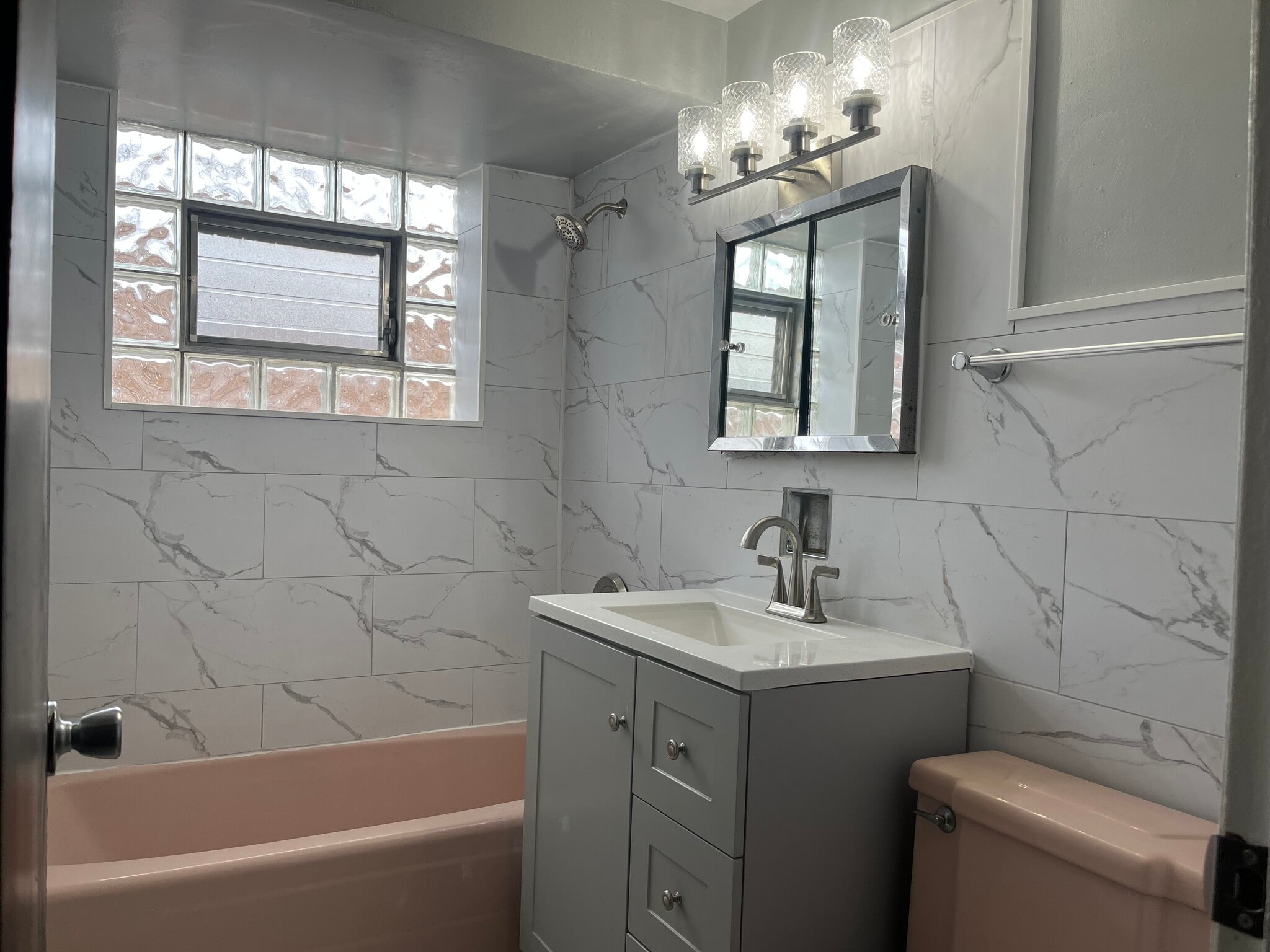 Building Photo - 3601 W 79th St