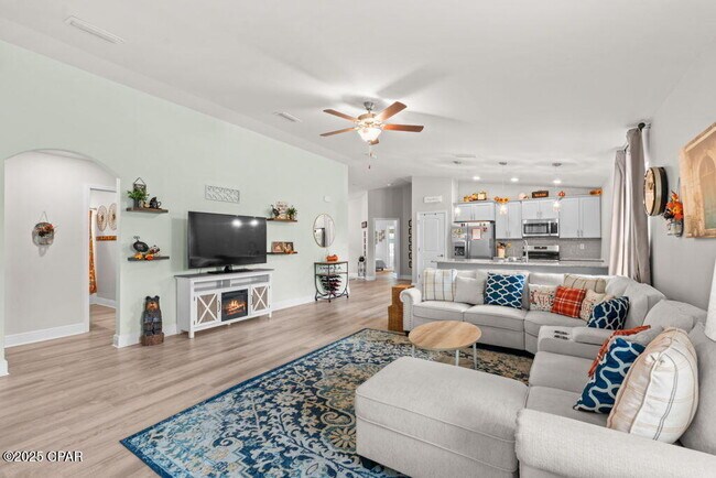 Building Photo - 11434 Palm Breeze St