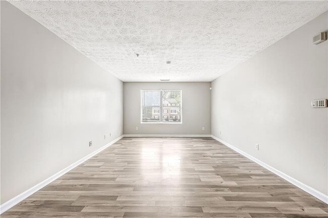 Building Photo - 13202 Fairington Ridge Cir