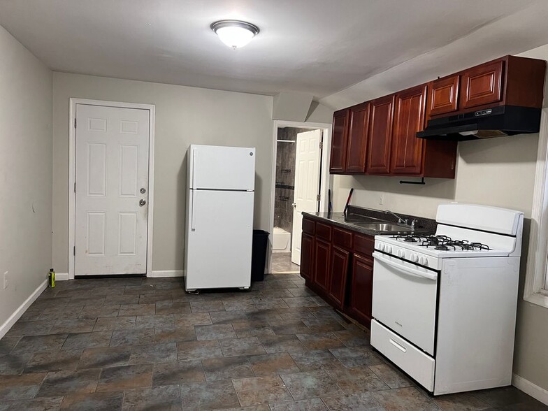 Building Photo - 29 Alexander St