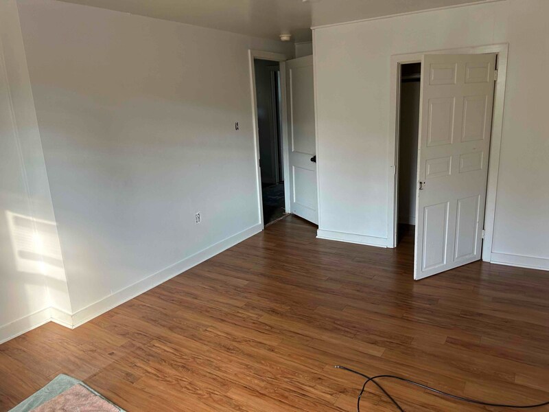 Building Photo - 429 Camp Strauss Rd