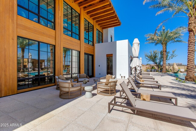 Building Photo - 5000 N Camelback Rdg Dr