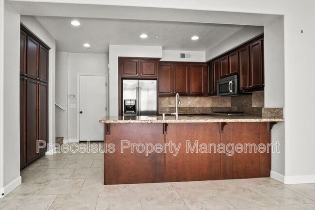 Building Photo - 2234 Capistrano Way