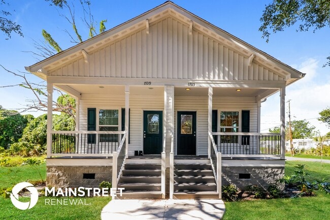 Building Photo - 1705 19th St S