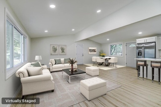 Building Photo - 835 Niagara Ln N