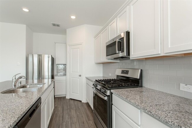 Building Photo - 2157 Clarion Dr