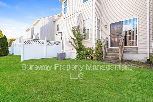 Building Photo - 162 Chancellor Dr