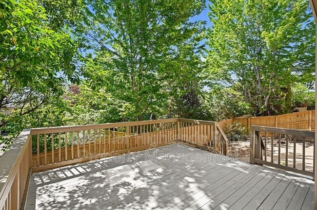 Building Photo - 3000 Fox Sedge Ln