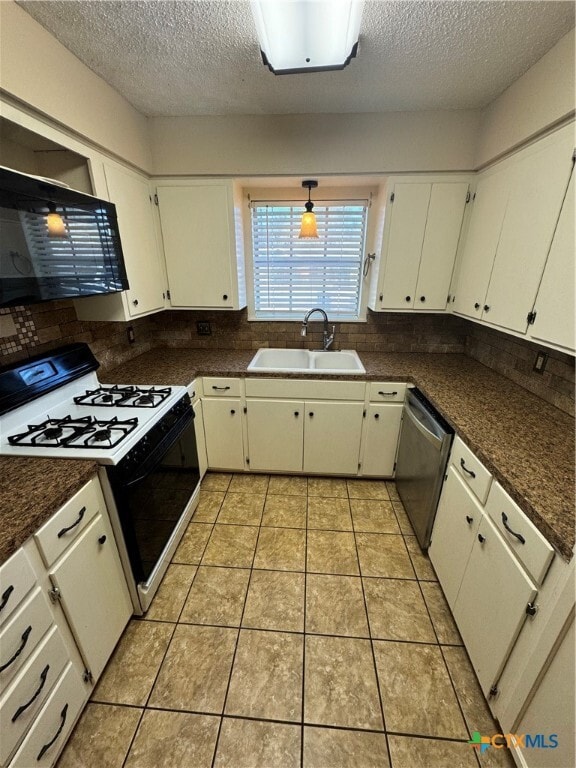 Building Photo - 4602 Dahlia Ln