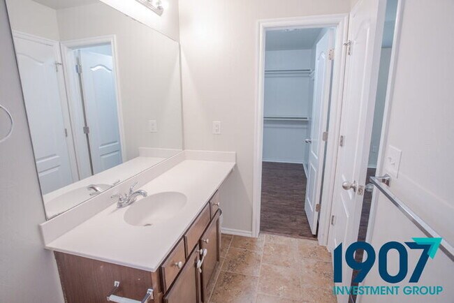 Building Photo - Sacious 4-Bedroom Home with Open Layout!