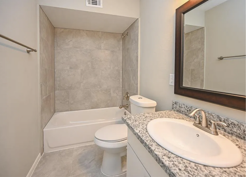 Building Photo - 1507 Bayou Dr