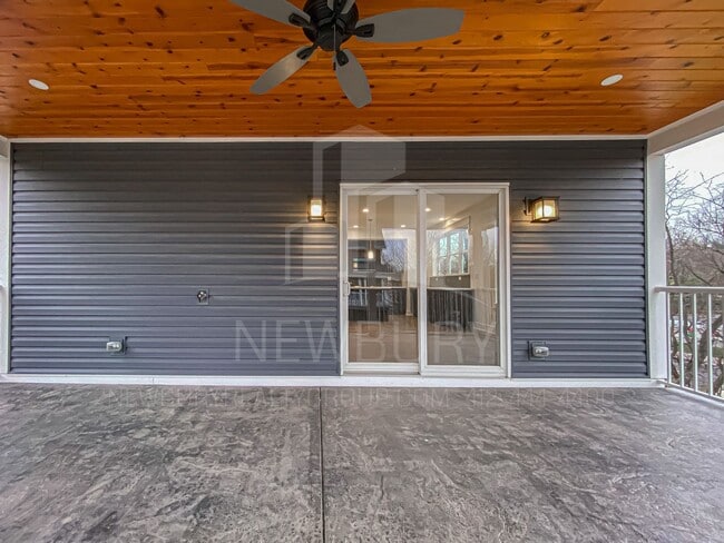 Building Photo - Be the First to Live in These Brand-New Luxury Homes — Now Pre-Leasing in Pittsburgh