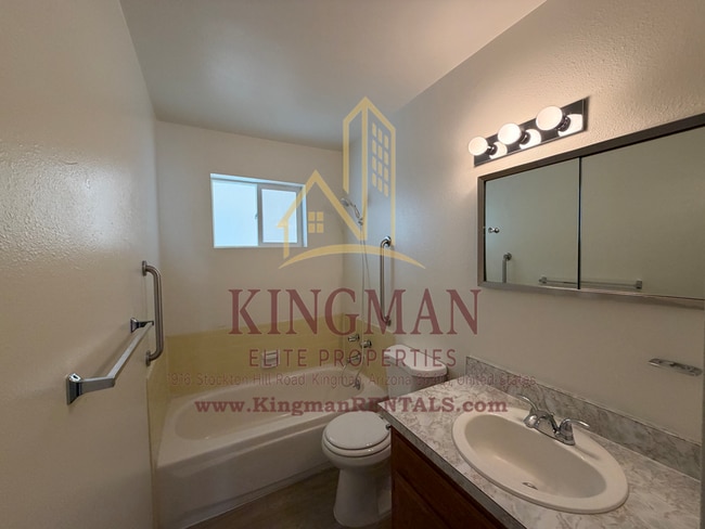 Building Photo - Spacious 3-Bedroom, 2-Bath Home Featuring Fresh Updates Throughout