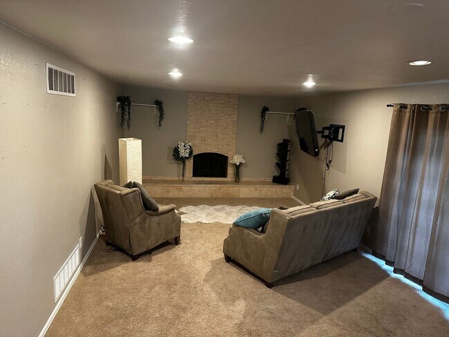 Building Photo - 12828 W Adriatic Ave